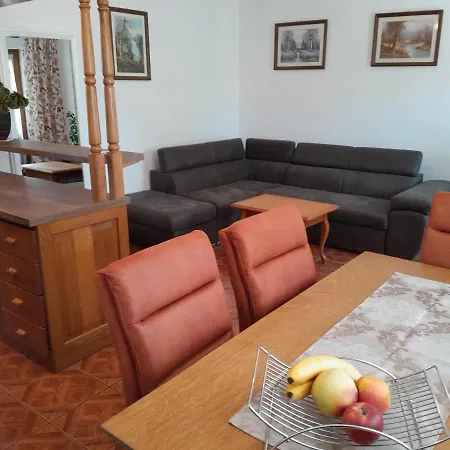 Ivicek Apartman *