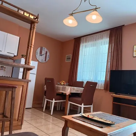 Ivicek Apartment