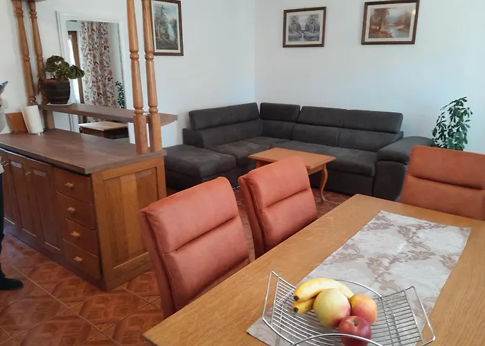 Ivicek Apartamento *